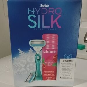 Schick Hydro Silk Box Set Razor, Refill,  Shave Gel Box Set